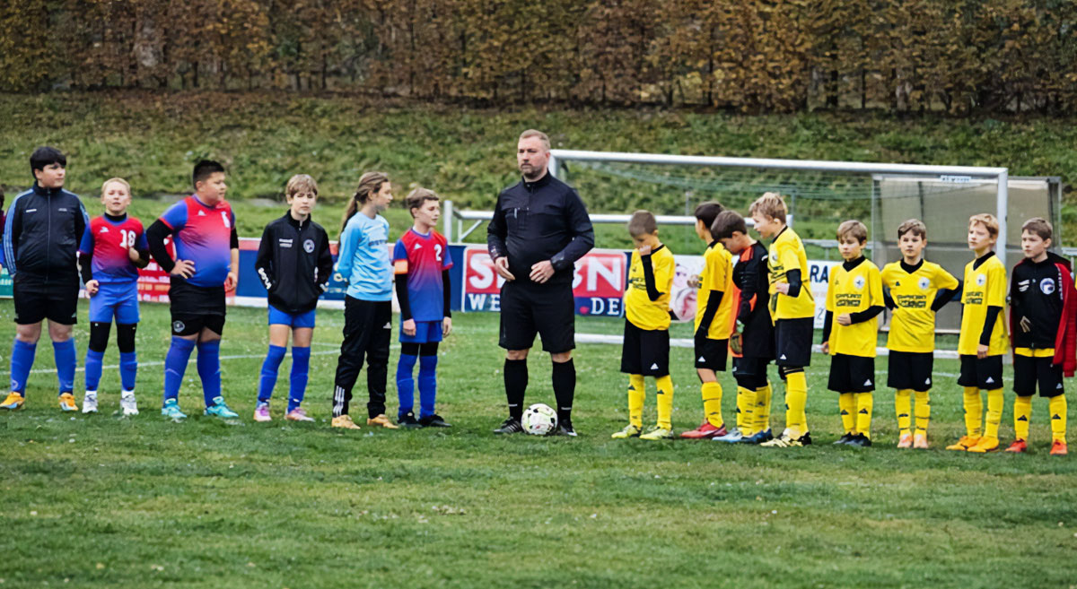 E-Junioren vereinsinternes Match E1 vs. E2 &ndash; SV Hohenm&ouml;lsen 1919